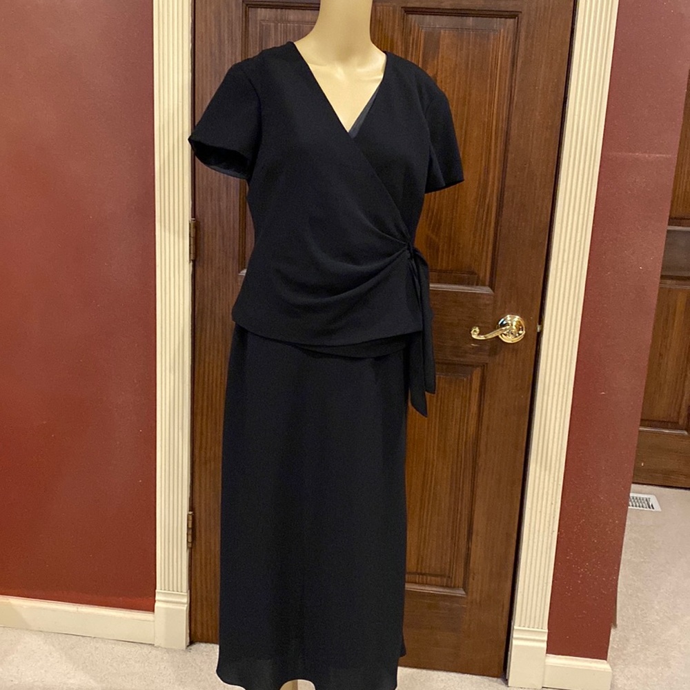 Jones wear wrap midi dress